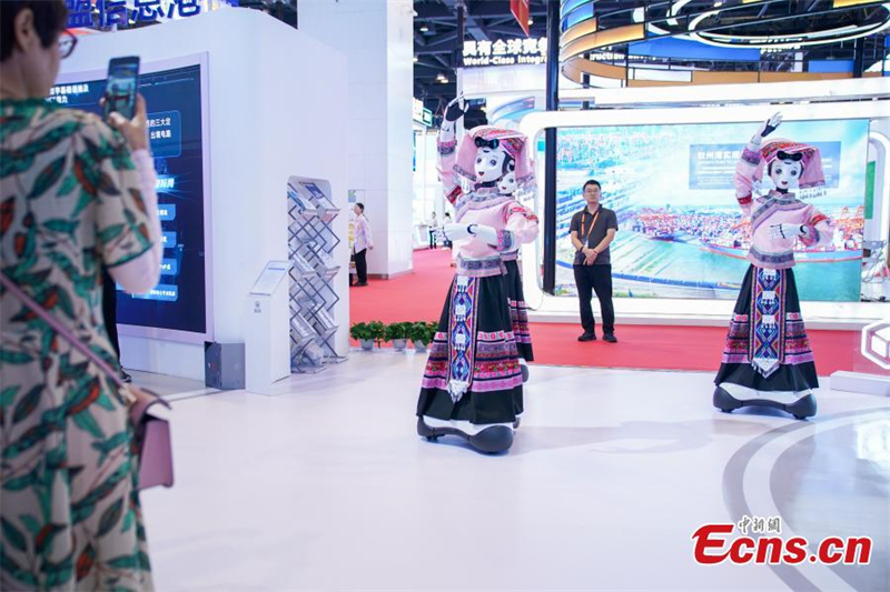 Présentation de produits de haute technologie à la 20e Exposition Chine-ASEAN