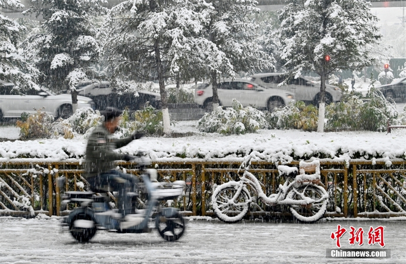 Jilin : les premières neiges de l'automne sont tombées sur Changchun