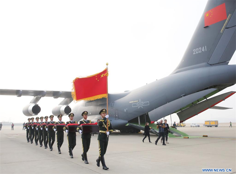 La Chine et la République de Corée organisent une cérémonie de transfert des dépouilles de 25 soldats chinois tués pendant la guerre de Corée