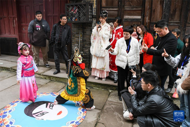 Chongqing : ouverture d'un festival de l'opéra du Sichuan