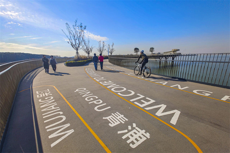 Shanghai : le pont Yuandang à marche ralentie est devenu un site touristique