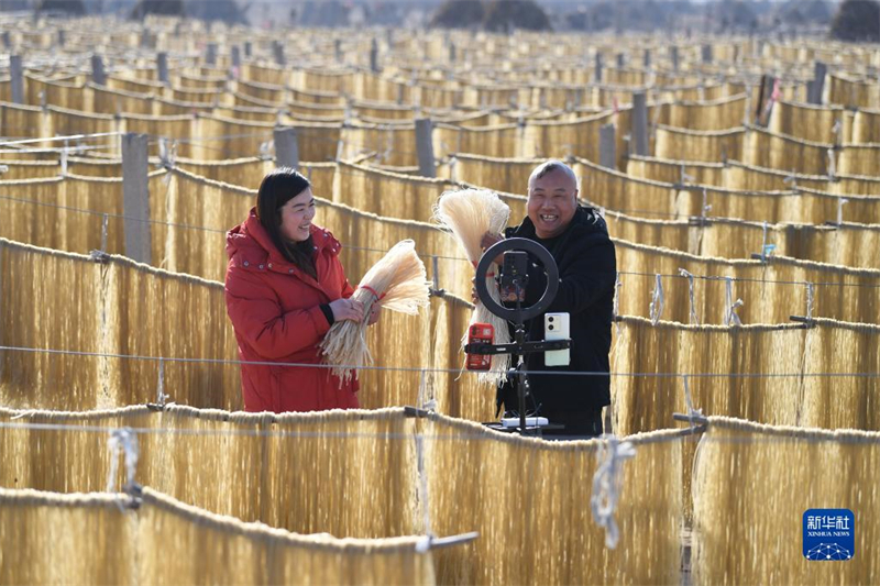 Hebei : la fabrication des nouilles contribue à augmenter les revenus à Qian'an