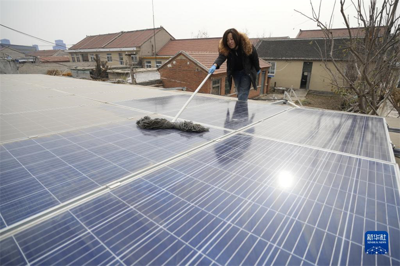 Hebei : les énergies propres améliorent la vie des habitants pendant l'hiver