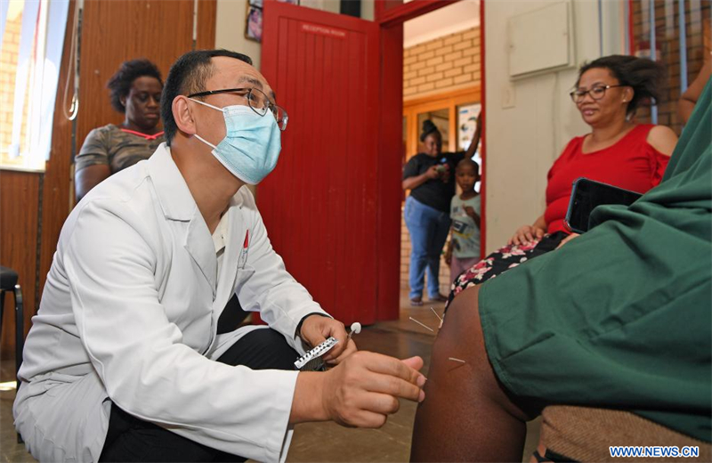 L'équipe médicale chinoise fournit des services médicaux en Namibie