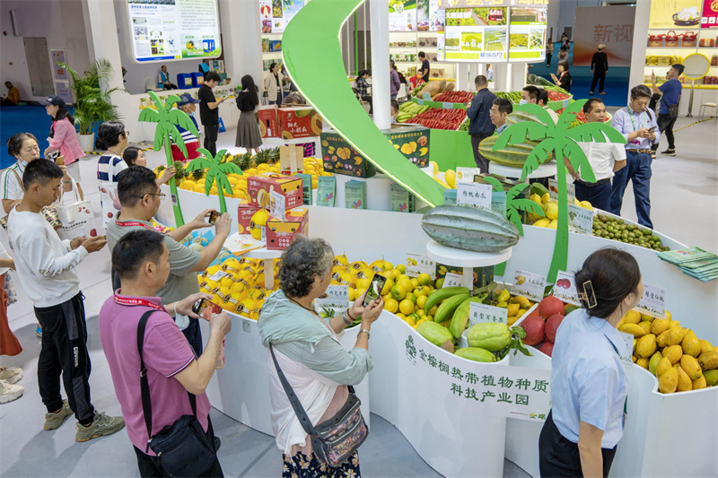 Lancement de la Foire commerciale internationale d'hiver des produits agricoles tropicaux de Chine