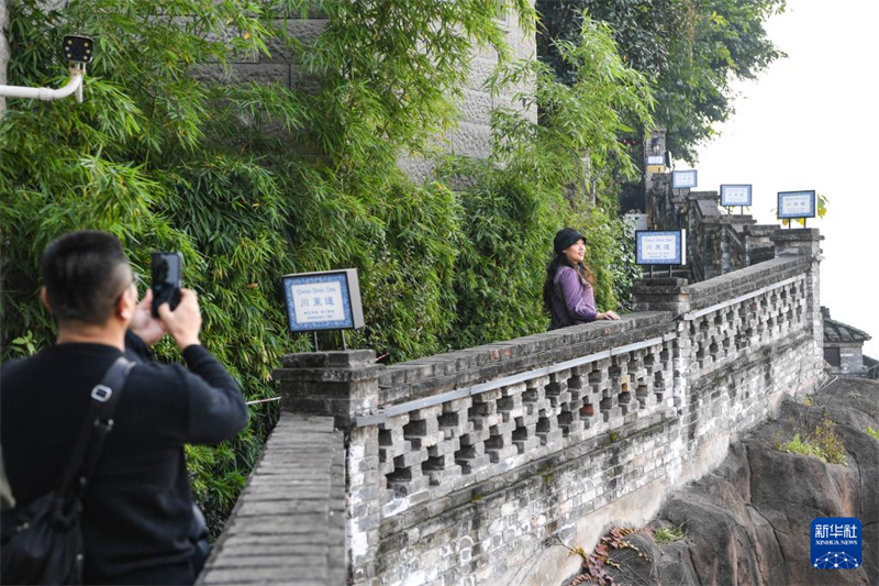 Chongqing : la vieille rue Longmenhao retrouve une nouvelle vitalité