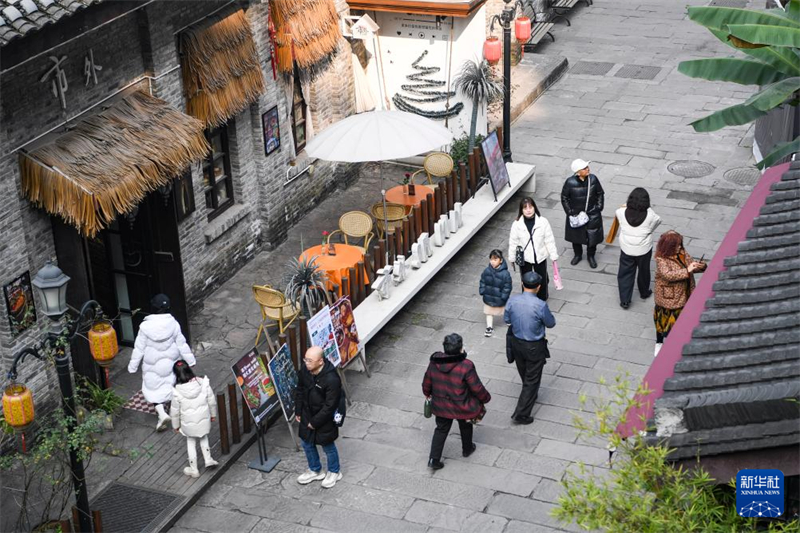 Chongqing : la vieille rue Longmenhao retrouve une nouvelle vitalité