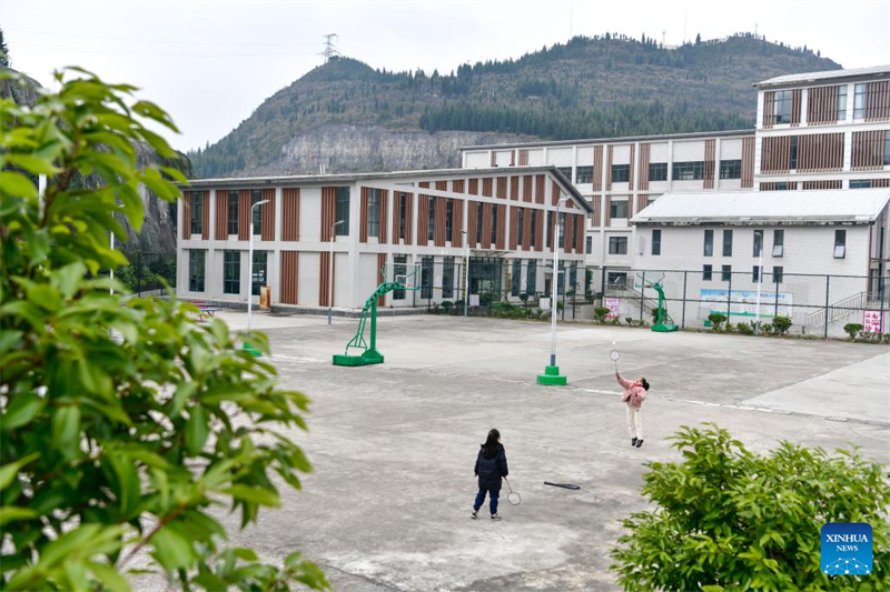 Guizhou : une jeune fille Miao commence une nouvelle vie grâce aux efforts de lutte contre la pauvreté