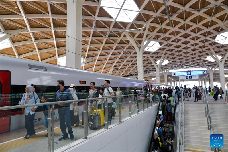 Le train à grande vitesse Jakarta-Bandung a accueilli plus d'un million de passagers