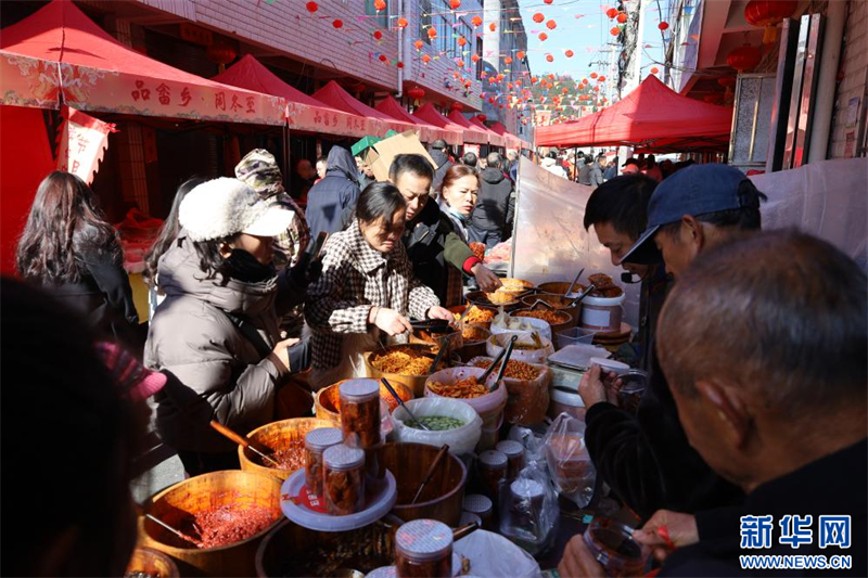 Jiangxi : la transmission du folklore stimule le développement du tourisme culturel