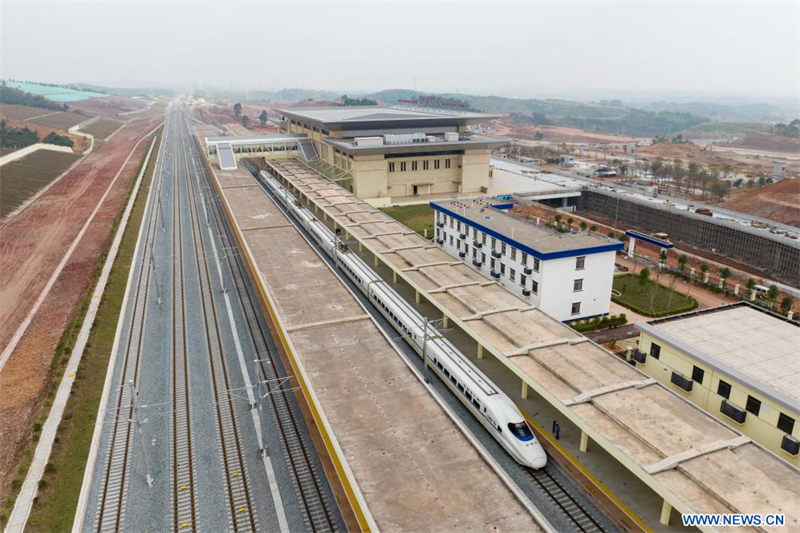 Une ville du sud de la Chine à la frontière avec le Vietnam connectée au réseau ferroviaire