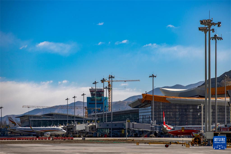 Tibet : la deuxième piste de l'aéroport Gonggar de Lhassa mise en service