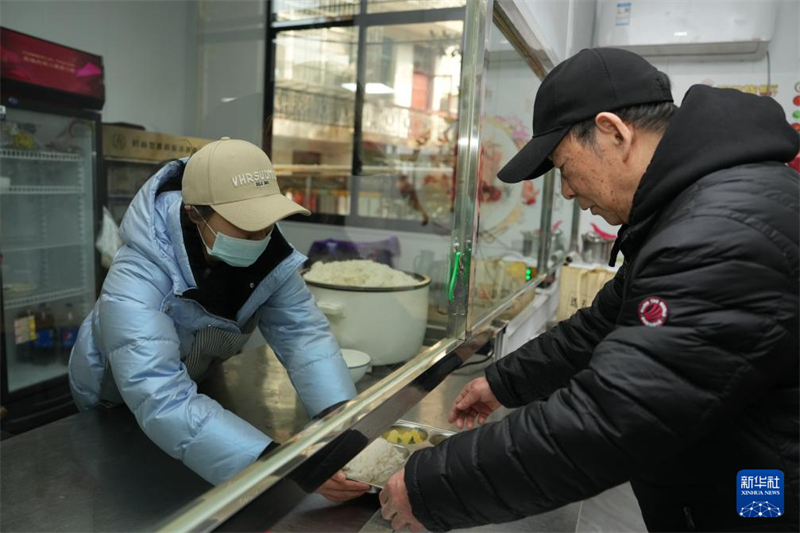 Hunan : un restaurant des « cheveux gris » au service des personnes âgées