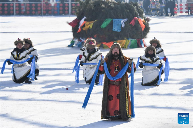 Jilin : début d'un festival sur le thème de la pêche hivernale sur le lac Chagan