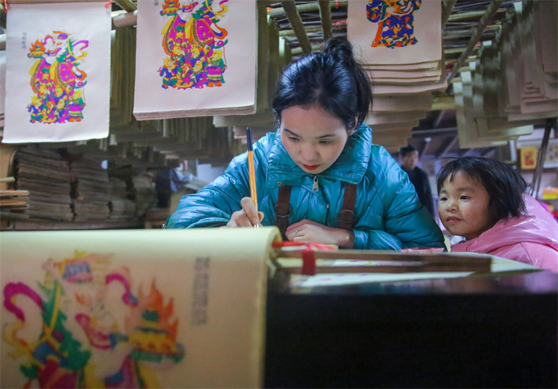 Hunan : l'impression des xylographies du Nouvel An de Tantou, à Shaoyang
