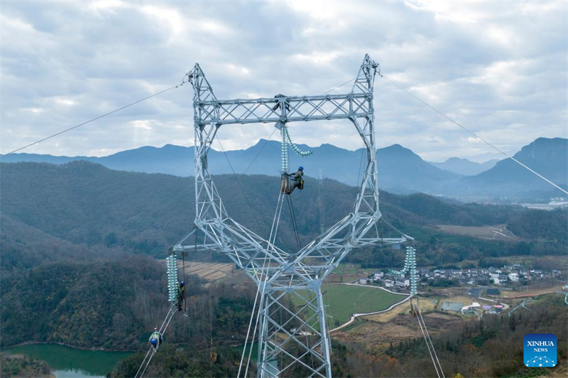 Anhui : le projet d'alimentation électrique externe du chemin de fer Chizhou-Huangshan bientôt achevé