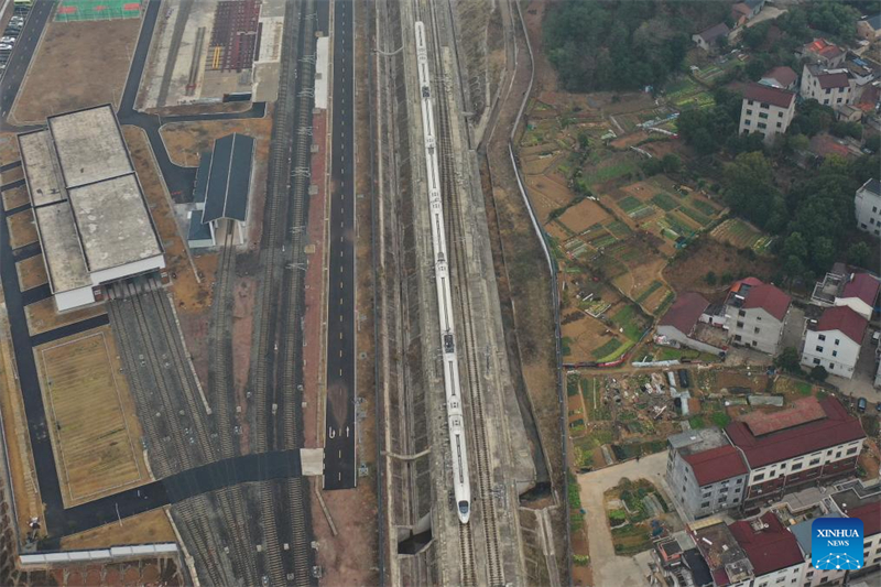 Le premier chemin de fer à grande vitesse de Chine contrôlé par des capitaux privés fête son 2e anniversaire