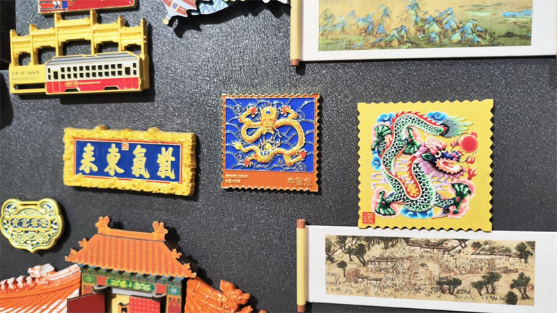 Les produits culturels sur le thème du dragon stimulent les ventes en Chine