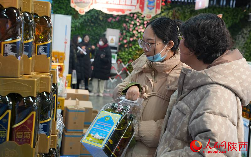 Le train de marchandises Chine-Europe a ramené les premières « marchandises du Nouvel An chinois » de 2024 en Chine