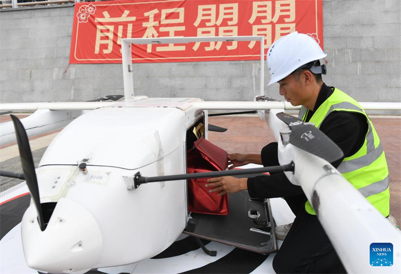 Guangdong : une route de livraison de fruits de mer par drones ouverte à Shenzhen