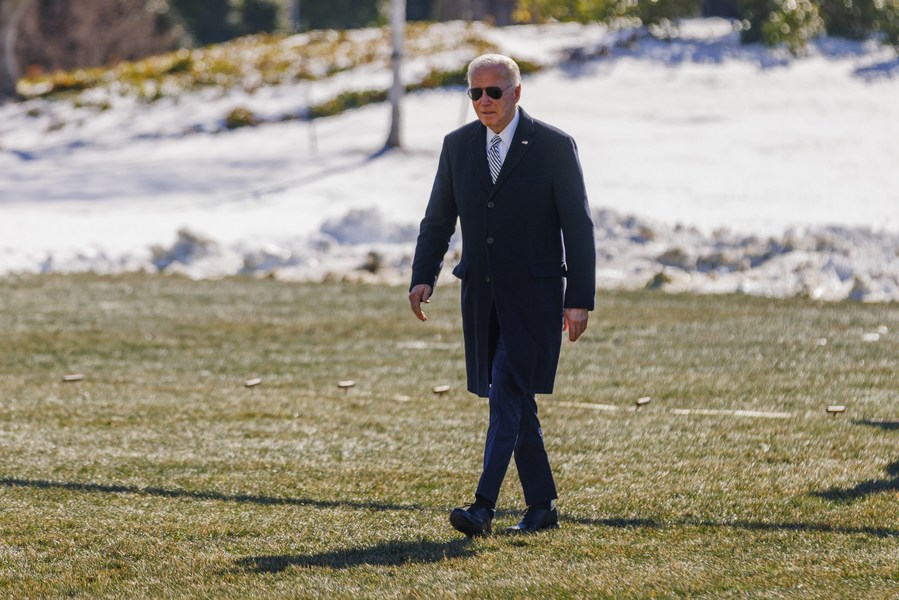 Photo prise le 22 janvier 2024 montrant le président américain Joe Biden à la Maison Blanche à Washington, D.C., aux Etats-Unis. (Xinhua/Aaron Schwartz)