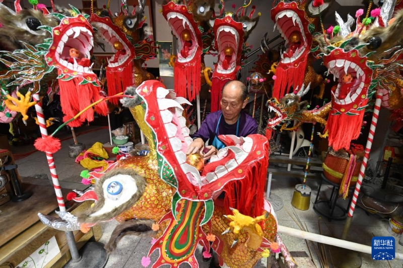 Guangxi : La Danse du Dragon, depuis mille ans - Transmission et développement de la culture du Paolong