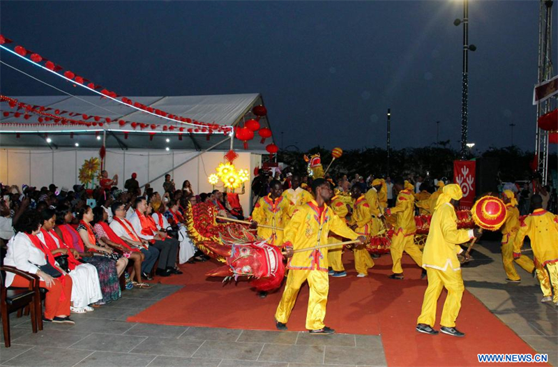 Une foire traditionnelle étale la diversité de la culture chinoise au public béninois