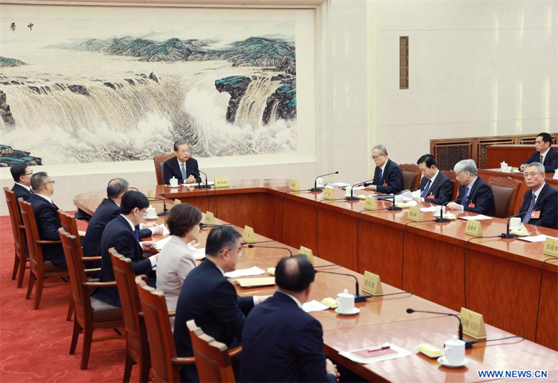 Le présidium élu et l'ordre du jour fixé pour la session législative annuelle de la Chine