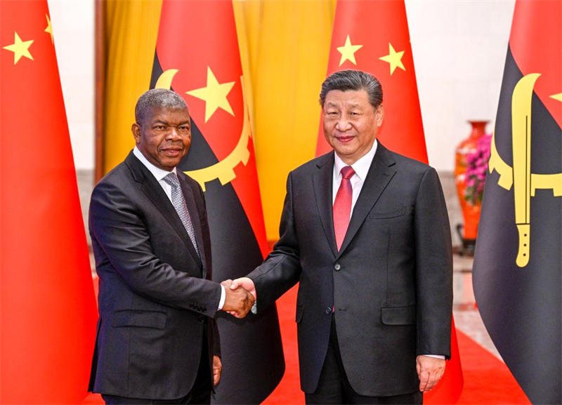 Xi Jinping s'entretient avec le président angolais, élevant les relations au partenariat stratégique global de coopération