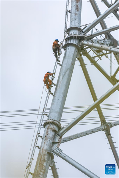 La Chine construit un projet de transmission d'énergie à courant alternatif à ultra-haute tension de 1 000 kV