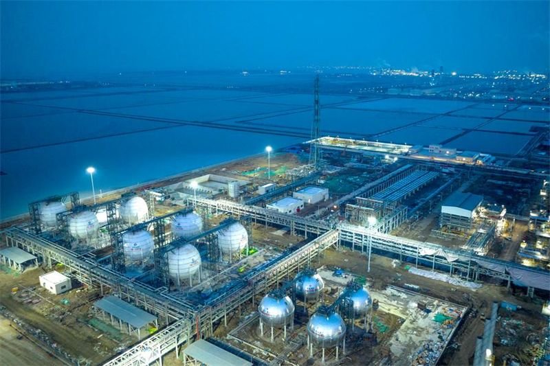 Le site de construction d'un projet de terminal de traitement de gaz naturel à Binzhou, dans la province chinoise du Shandong (est), le 12 janvier 2024. (Photo : Du Penghui)