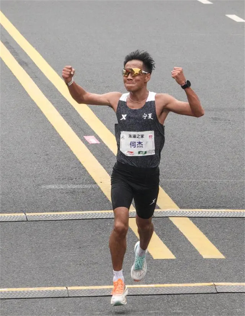 Le marathonien chinois He Jie. (Yang Lei / Xinhua)