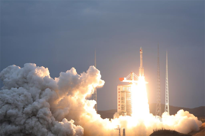 La Chine lance un nouveau satellite pour surveiller les environnements atmosphérique et spatial