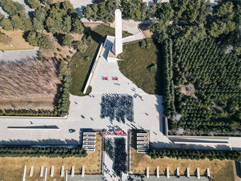 La Chine rend hommage aux héros et aux martyrs à l'occasion du festival Qingming