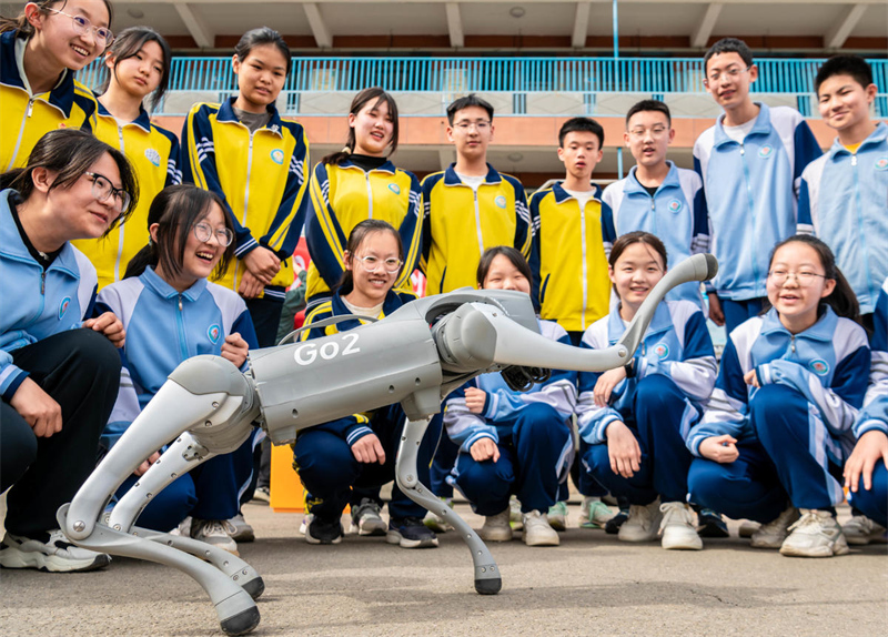 Mongolie intérieure : les élèves de Hohhot découvrent les charmes de la technologie et enflamment leurs rêves scientifiques