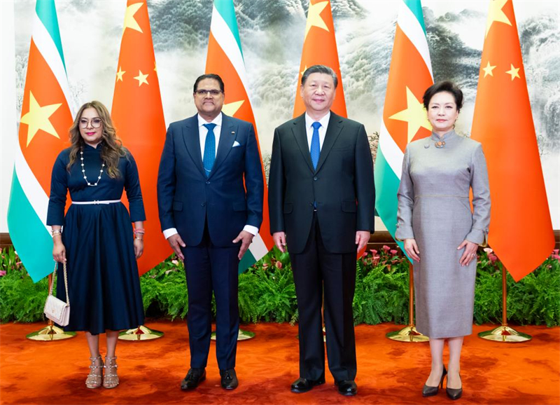 Xi Jinping s'entretient avec le président surinamais
