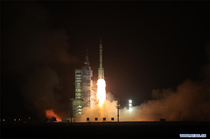 La Chine lance le vaisseau spatial habité Shenzhou-18