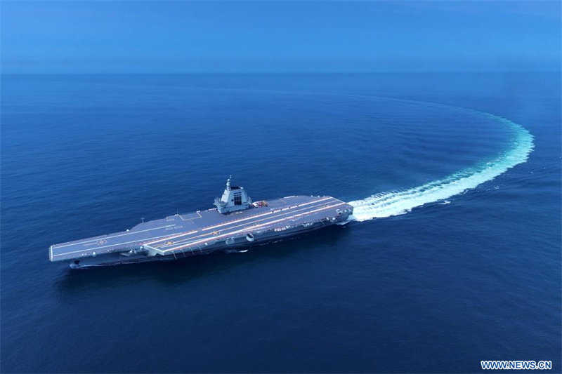 Le porte-avions chinois Fujian achève ses premiers essais en mer