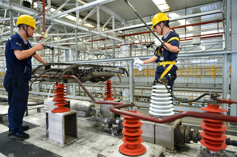 Jiangsu : la maintenance des trains UEM à Nanjing en prévision de la vague de voyages estivale