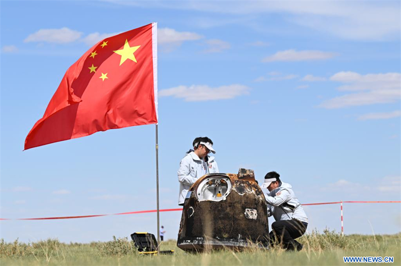 La sonde chinoise Chang'e-6 ramène sur Terre les premiers échantillons de la face cachée de la Lune