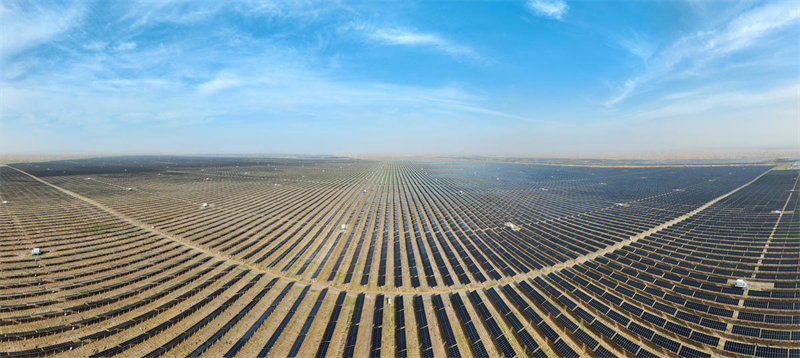 Ningxia : l'énergie propre « du désert » aide à se préparer au pic de consommation d'électricité de l'été à Zhongwei