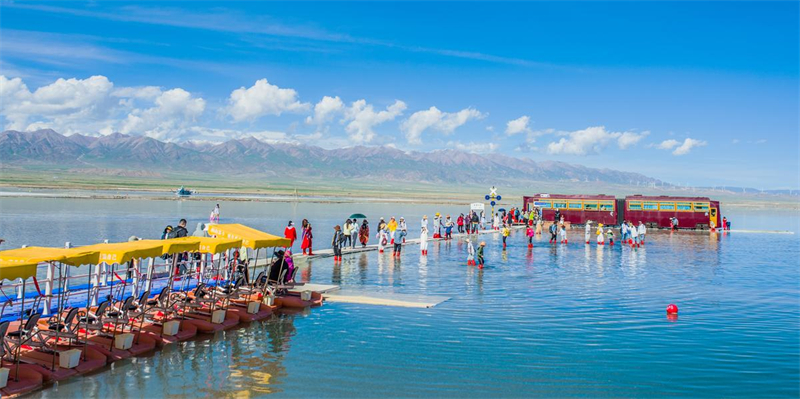 Qinghai : la beauté du lac salé Chaka à Wulan