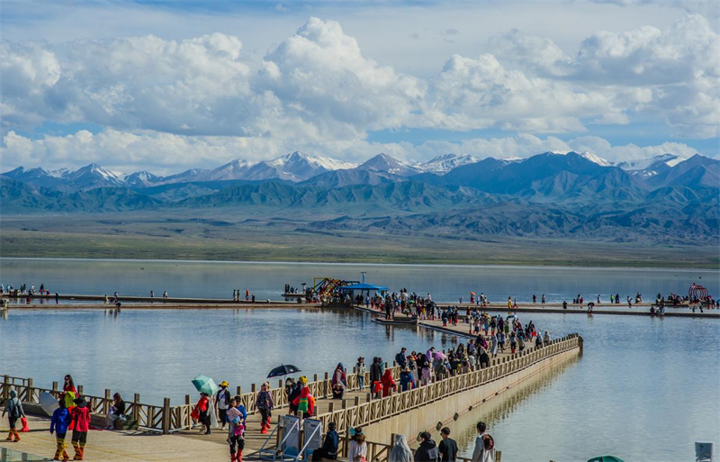 Qinghai : la beauté du lac salé Chaka à Wulan