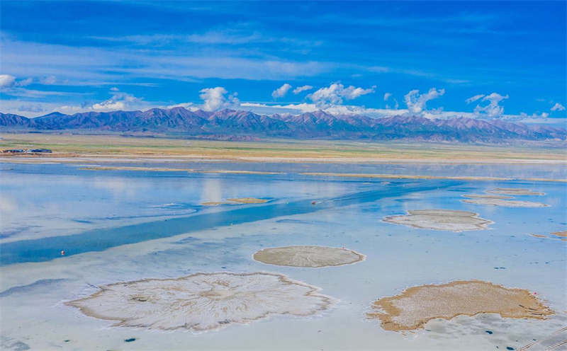 Qinghai : la beauté du lac salé Chaka à Wulan