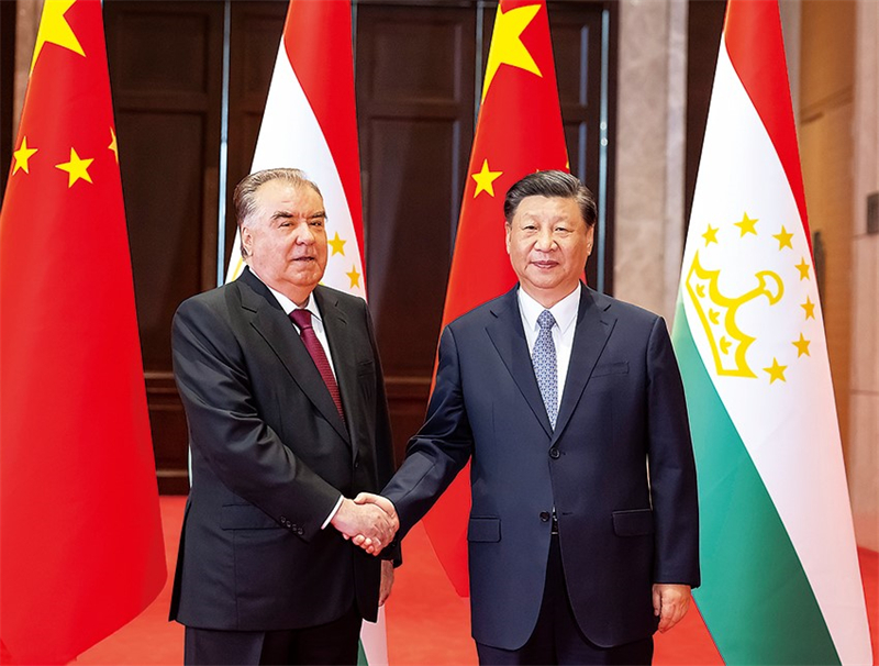 En mai 2023, le Président Xi Jinping s'est entretenu à Xi'an, capitale de la province du Shaanxi (nord-ouest de la Chine) avec le Président du Tadjikistan Emomali Rahmon, qui était en Chine pour assister au Sommet Chine-Asie centrale et effectuer une visite d'État. (Ding Haitao / Xinhua)