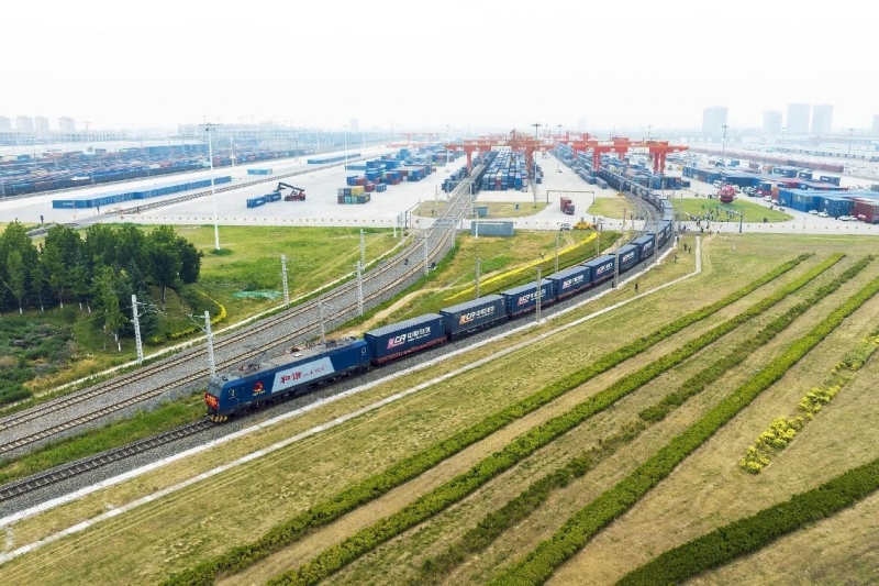 Le train de marchandises Chine-Europe X8157 (Xi