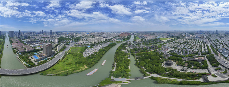 Jiangsu : les transports fluviaux sur la section de Fengqiao du Grand Canal Beijing-Hangzhou à Suzhou battent leur plein