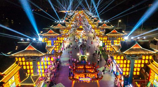 Découvrez l'expérience unique et colorée de la vie nocturne dans le Guangxi