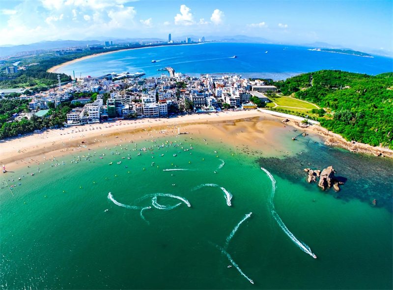 Hainan : le développement du tourisme du village de pêcheurs de Tenghai à Sanya