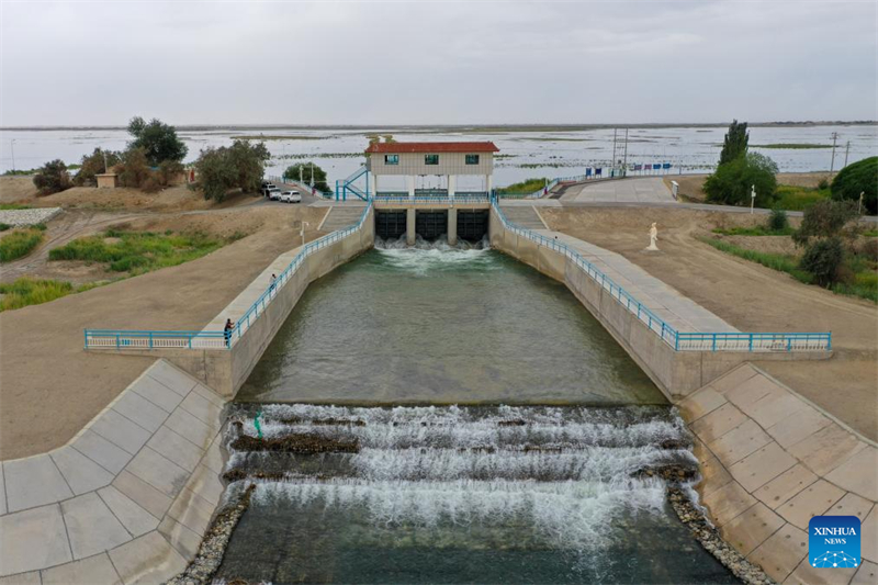 Le Xinjiang a commencé à détourner les eaux vers le plus long fleuve intérieur de Chine